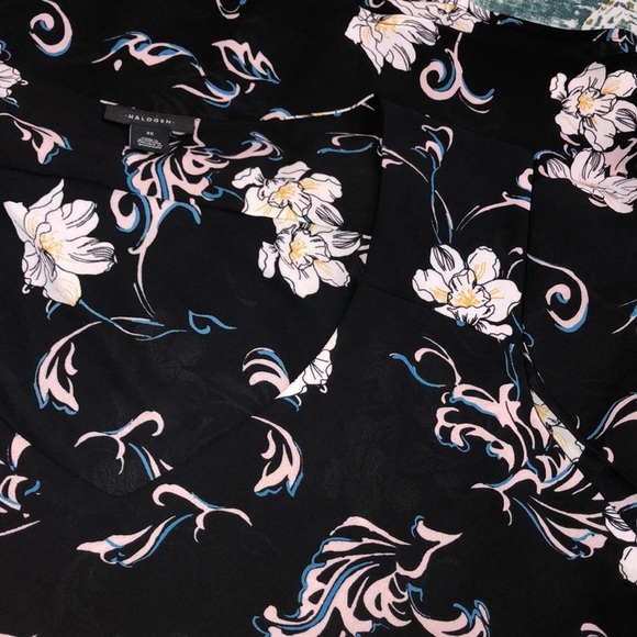 Halogen 3X floral top - Picture 7 of 7